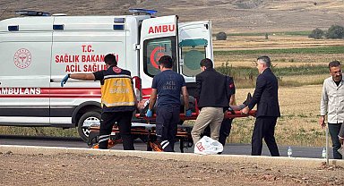 Otomobiller kavşakta çarpıştı: 4 kişi yaralandı