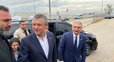 Özgür Özel ve Yeni Parti heyeti Mustafa Bozbey'i cezaevinde ziyaret etti