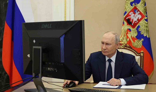 Putin, oyunu uzaktan kullandı