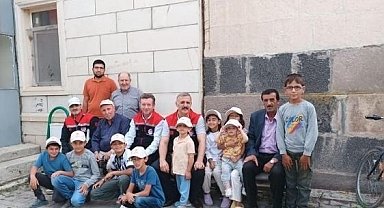 "Cuma Buluşmaları" hız kesmiyor
