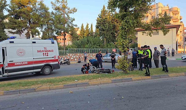 Refüjdeki ağaca çarparak devrilen motosikletin sürücüsü hayatını kaybetti