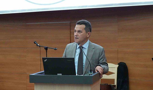 Rektör Ahmet Hamdi Topal: "Yapay zekanın, veri biliminin ve en ileri teknolojilerin mimarları sizler olacaksınız"