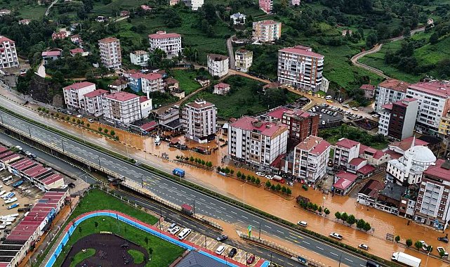 Rize'nin İyidere ilçesinde selin ortaya çıkardığı manzara havadan görüntülendi