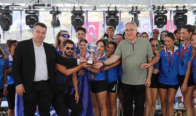 Rumkale'de Dragon Bot şampiyonları kupalarına kavuştu