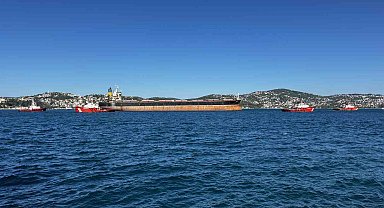 Rusya'da saldırıya uğrayan gemi İstanbul Boğazı'ndan geçti