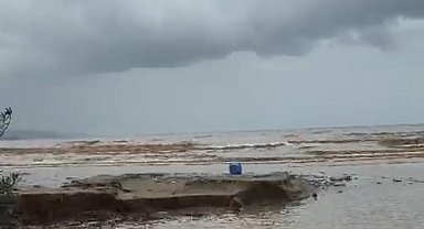 Sağanak vurdu, Mudanya'da ekipler alarma geçti