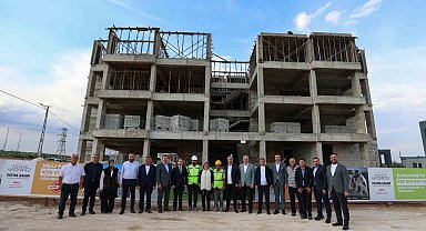 Şahin, Karkamış'ta yükselen Gazi Konut projesini inceledi