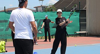 Sakarya'da Sonbahar Spor Okulu'nda tenis heyecanı
