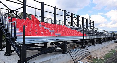 Sapanca Kurtköy Futbol Sahası'nda tribünler yükseliyor