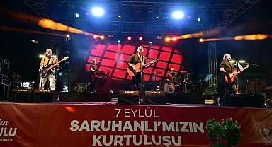 Saruhanlı'da kurtuluş coşkusu Yüksek Sadakat konseriyle taçlandı