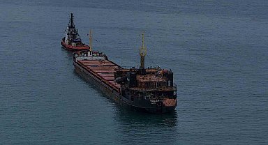 Savaşın izlerini taşıyan VOLGA-4007 isimli gemi Trabzon açıklarında