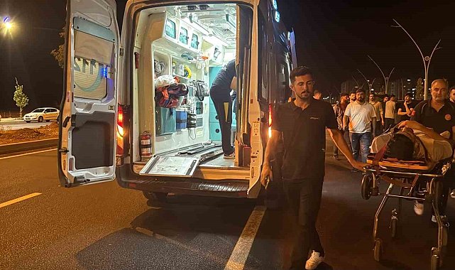 Seyir halindeki kamyonetin yolcu koltuğundan düşen şahıs yaralandı