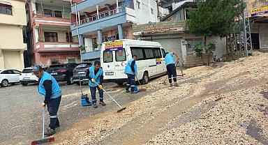 Şiddetli yağış sonrası Antakya'da temizlik ekipleri sahaya çıktı