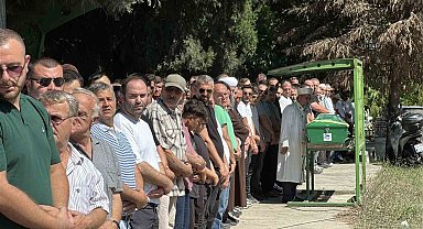Sığ suya atlayarak hayatını kaybeden 3 çocuk babası son yolculuğuna uğurlandı