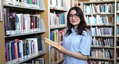 Şiirle Avrupa'nın zirvesine çıktı