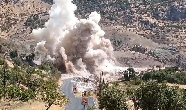 Siirt-Pervari yolunda kontrollü patlatma kamerada