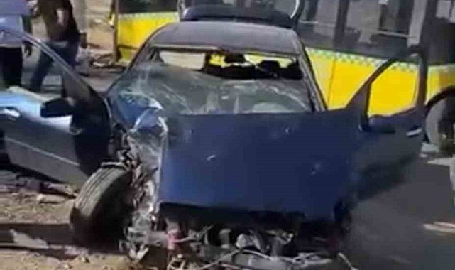 Siirt'te belediye otobüsü ile otomobil çarpıştı: 1 yaralı