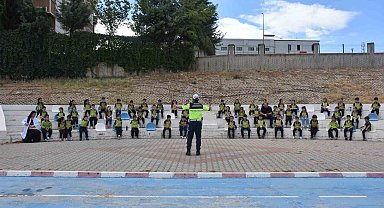 Siirt'te çocuklara trafik güvenliği eğitimi