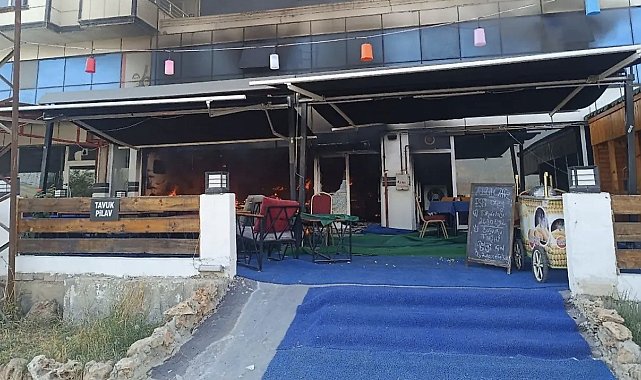 Siirt'te korkutan yangın: Alevler kafeyi sardı