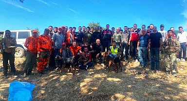 Simav'da tarım alanlarını koruma için yaban domuzu sürek avı