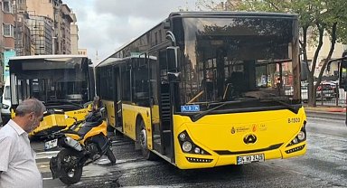 Şişhane'de iki İETT otobüsü çarpıştı: Yola dökülen yağ sürücülere zor anlar yaşattı