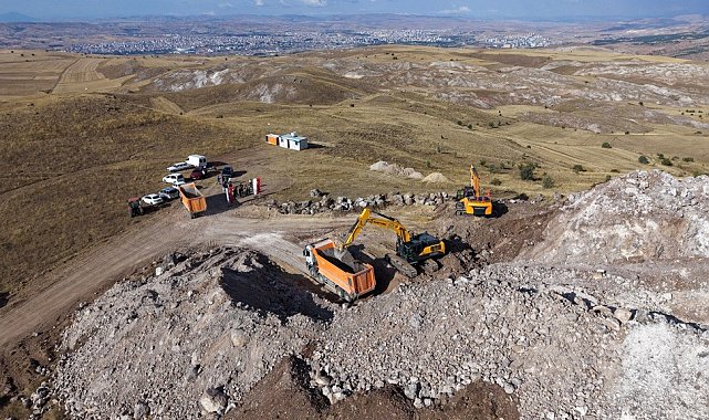 Sivas Belediyesi yeni taş ocağı açıldı, ilk sevkiyat gerçekleştirildi
