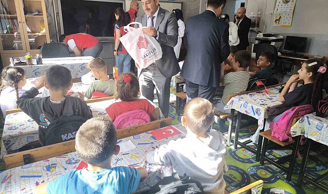 Sivas Vakıflar Bölge Müdürlüğü'nden köy okullarında eğitim gören öğrencilere destek