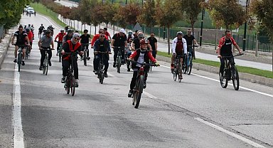 Sivas'ta bisiklet severler pedal çevirdi