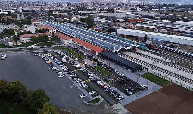 Sivas'ta yeni gar binası törenle hizmete açıldı