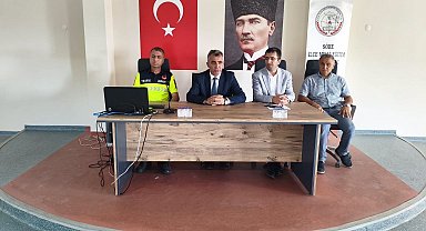 Söke'de öğrenci servis şoförleri ve rehber personele trafik eğitimi