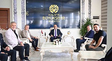 Spor dünyasının ünlü isimlerinden Başkan Er'e övgü