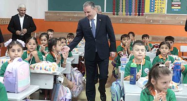 Sultanbeyli'de 9 bin öğrenciye ücretsiz kırtasiye desteği