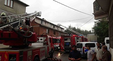 Sultanbeyli'de kentsel dönüşüm için boşaltılan binanın çatısı yandı: 1 kişi dumandan etkilendi