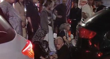 Sultangazi'de 3 aracın karıştığı zincirleme trafik kazasında 5 kişi yaralandı