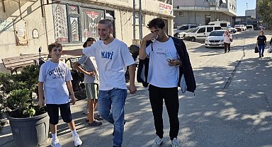Sultangazi'nin küçük girişimcileri, limonata satarak hayallerine koşuyor