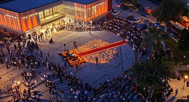 Tarsus'ta açık hava sineması Atatürk filmiyle başlıyor