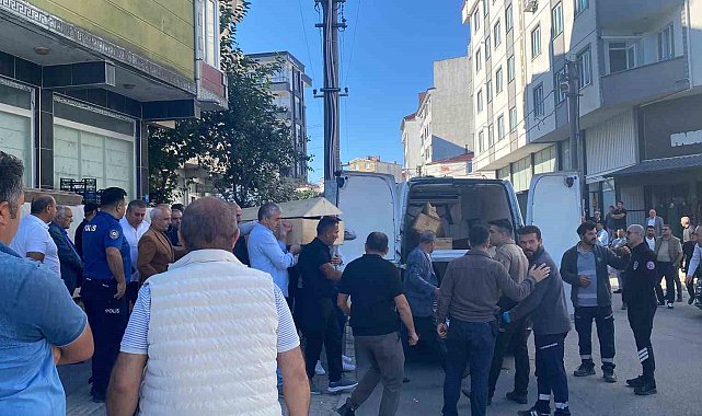 Tartıştığı eşini bıçakla öldürdü