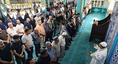Tatil dönüşü yolculuk yaptıkları geminin batmasıyla kaybolan 6 ve 12 yaşındaki kardeşler için gıyabi cenaze namazı kılındu