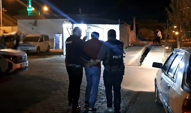Tatvan'da araçta 1 kilo 700 gram skunk ele geçirildi