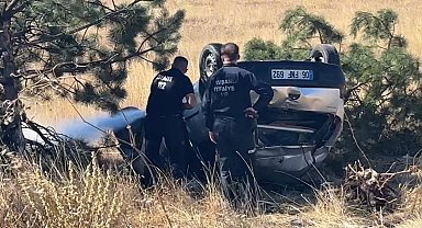 Tavşanlı'da trafik kazasında takla atan otomobilden yara almadan kurtuldu