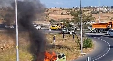 Tekirdağ'da araç alev alev yandı