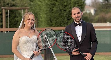 Tenis kortlu köyde gelinlik ve damatlıkla maç yaptılar