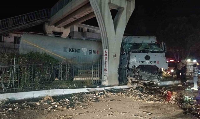 Tır üst geçide çarptı: 1 yaralı
