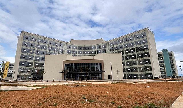 Trabzon Şehir Hastanesi'nin hizmete girişi için geri sayım başladı