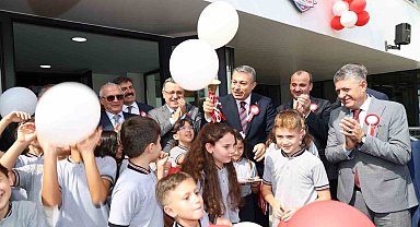 Trabzon'da ilk ders zili çaldı