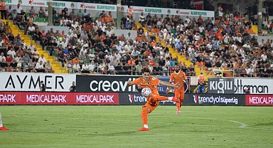 Trendyol Süper Lig: Corendon Alanyaspor: 2 Göztepe: 2