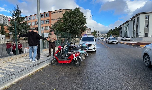 Turgutlu'daki okul saldırısının ardından Karabük'te tedbirler artırıldı