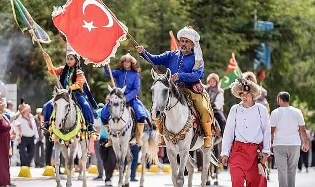 Türkiye'nin dört bir yanından gelen Yörükler Söğüt'te buluştu