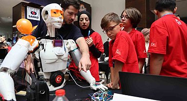 Türkiye'nin geleceğine yön verecek projeler Diyarbakır'da TEKNOFEST'te yarışıyor