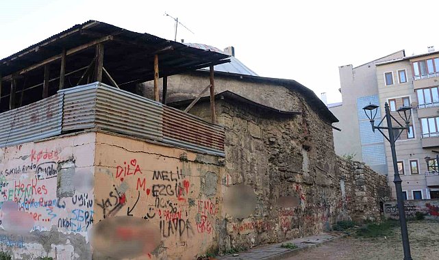 Üç asırlık tarihi hamam, on yılda çürümeye terk edildi
